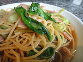 チンゲン菜とベーコンの★和風パスタ★