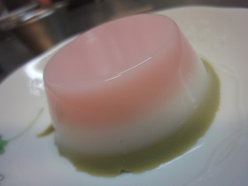 ひなまつり☆ひしもち風牛乳プリン