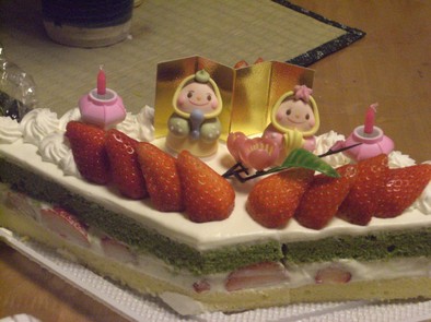 菱形三段　ひな祭り　ケーキの写真