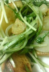 水菜とジャガ芋のペペロンチーノ。