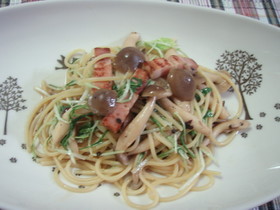 ベーコンとしめじと水菜の和風パスタ
