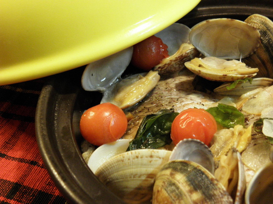 タジン鍋de鯛のアクアパッツァの画像