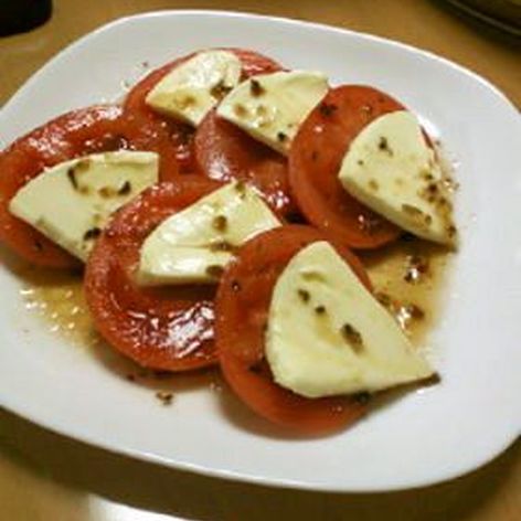 簡単☆モッツァレラチーズ＆トマトのサラダ