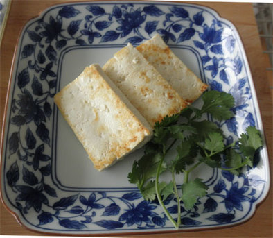 木綿豆腐でシンプル豆腐ソテーの写真
