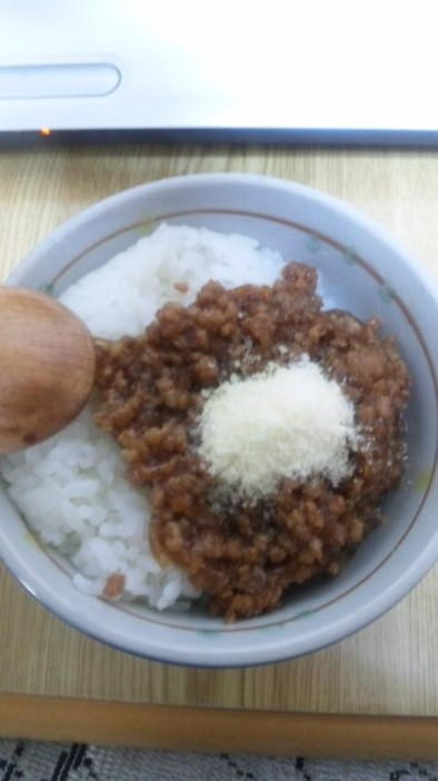 豚そぼろ丼（生姜焼き風）の写真