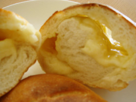 HBで簡単☆ゴーダチーズinフランスパン