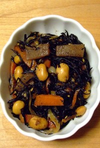 マクロビ☆大豆のゆで汁でひじきの五目煮