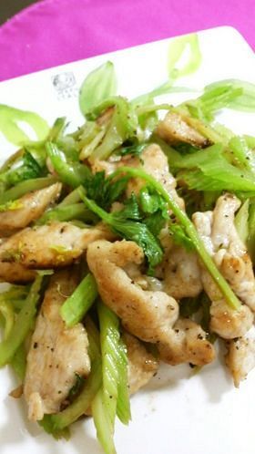 鶏ムネとセロリの塩炒め