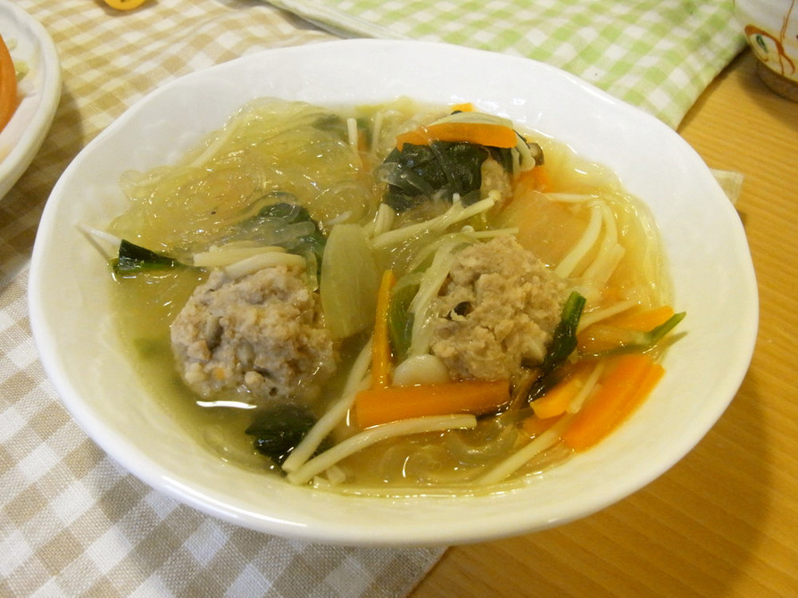 肉団子と野菜の春雨スープの画像