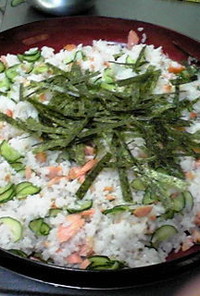 簡単！節約！きゅうりと焼き鮭の寿司ご飯☆
