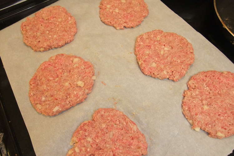 冷凍保存で簡単 ハンバーガー パテ レシピ 作り方 By Shuge クックパッド 簡単おいしいみんなのレシピが354万品