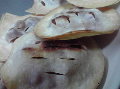 餃子と焼売の皮でアップルパイの写真