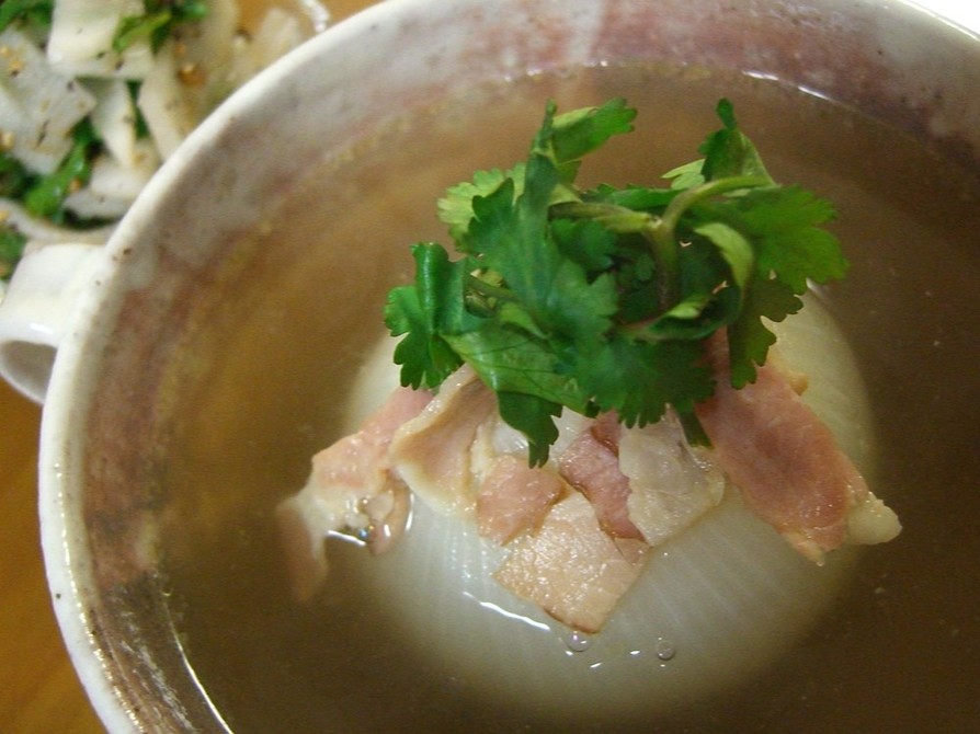 ベトナム風★新玉ねぎの丸ごと簡単スープの画像