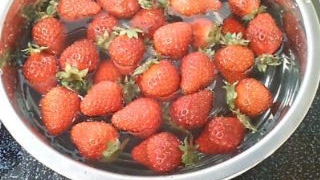 豆知識 いちごは水で洗いましょう レシピ 作り方 By マリゴン25 クックパッド 簡単おいしいみんなのレシピが367万品
