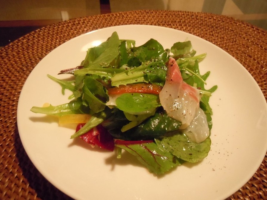 白身魚のカルパッチョ風サラダの画像