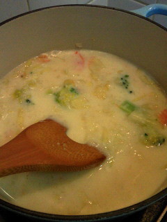 ルクルーゼで豆乳スープの画像