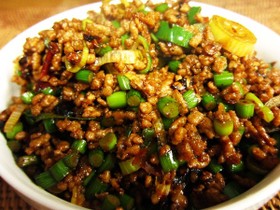 男飯!!豚ミンチとニンニクの芽炒め