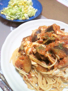 茄子とモッツァレラチーズのトマトパスタ