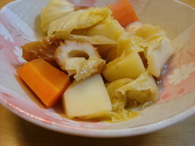 ラカントSで簡単ちくわとキャベツの煮物♪