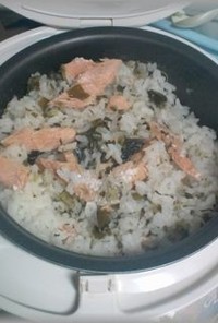 鮭と海草の炊き込みご飯