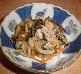 わらびと切り干し大根の干しエビ煮