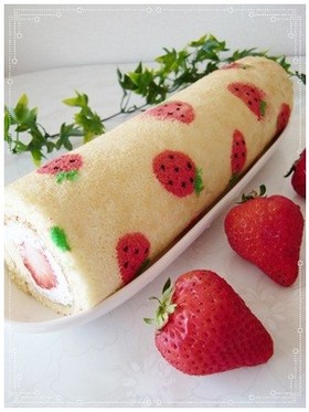 *いちご模様のロールケーキ*