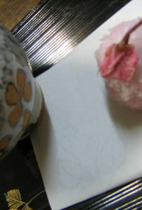 桜餅（桜の塩漬けと氷もちのアレンジ）