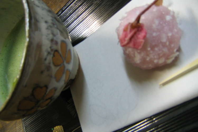 桜餅 桜の塩漬けと氷もちのアレンジ レシピ 作り方 By Hiro358 クックパッド 簡単おいしいみんなのレシピが358万品