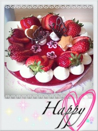 誕生日に♪苺たっぷりレアチーズケーキの写真