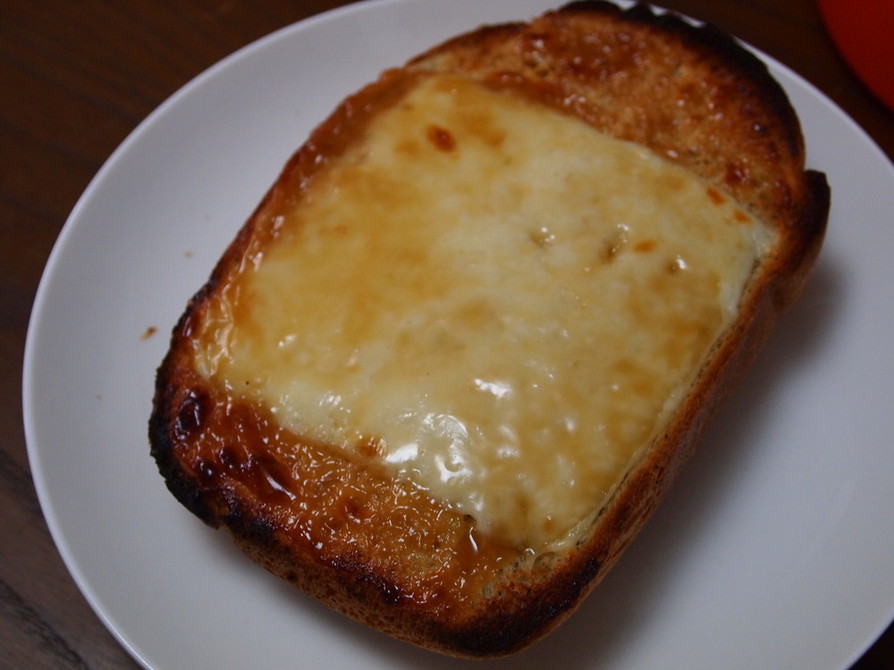 ピーナッツクリーム☆チーズトーストの画像