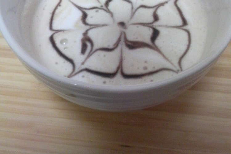 カフェアート チョコソースでお花ver レシピ 作り方 By かえでまま クックパッド