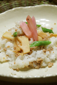 竹の子鶏ひき風味寿司