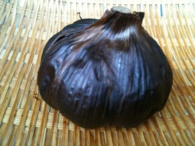 プルーンのようなフルーティ黒にんにく