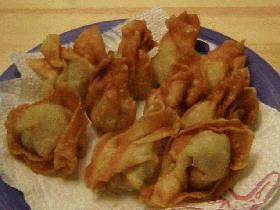 *うちのおひねり君(ワンタンの揚げ物)*