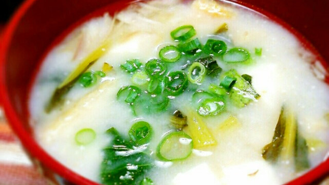 小松菜と新玉ねぎのお味噌汁 レシピ 作り方 By Inyako クックパッド