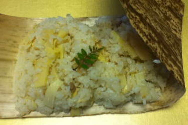 炊飯器にいれるだけ 筍ごはん 竹皮包み レシピ 作り方 By かまぼこママ クックパッド 簡単おいしいみんなのレシピが372万品