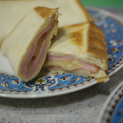食パンでブリトー風ハムチーズの写真