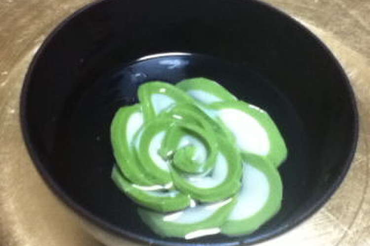 お雑煮に洋風緑薔薇を かまぼこ変身 レシピ 作り方 By かまぼこママ クックパッド 簡単おいしいみんなのレシピが353万品