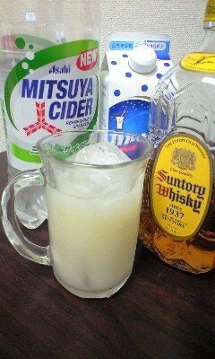 ウイスキーカルピス(カルピスハイボール)