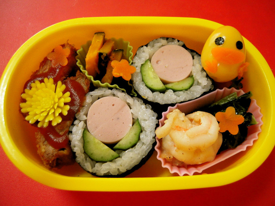 キャラ弁☆魚肉ソーセージのお花巻き寿司☆の画像