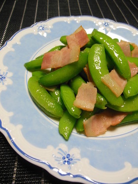 スナップえんどうとベーコンの炒め✿