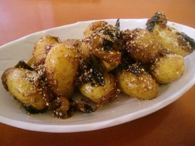 ほくほく甘い、新じゃがのゴマ煮