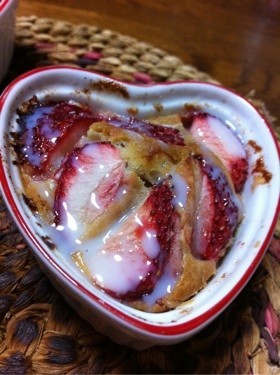 イチゴのカップケーキ