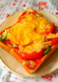 ピザ風♪トマトとチーズのリッチなトースト