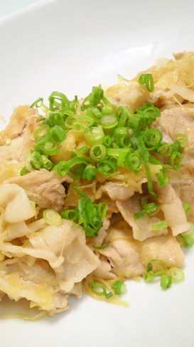 豚肉と千切りキャベツのにんにく醤油炒め