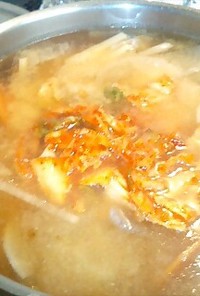 キムチ肉豆腐汁