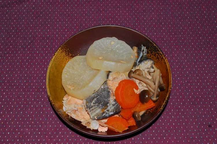 冷たくても美味しい大根と鮭アラの煮込み レシピ 作り方 By Taka4 007 クックパッド 簡単おいしいみんなのレシピが360万品