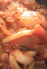 パスタ：鱈と玉葱とトマトのアラビアータ