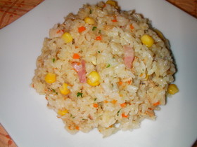 炊飯器で☆ツナとベーコンのピラフ