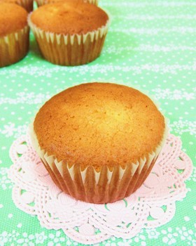 たまごとはちみつのふわふわカップケーキ♪